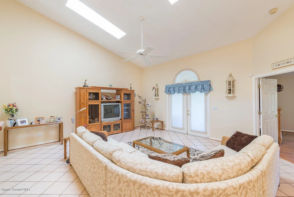 Photo of 993 Osprey Drive