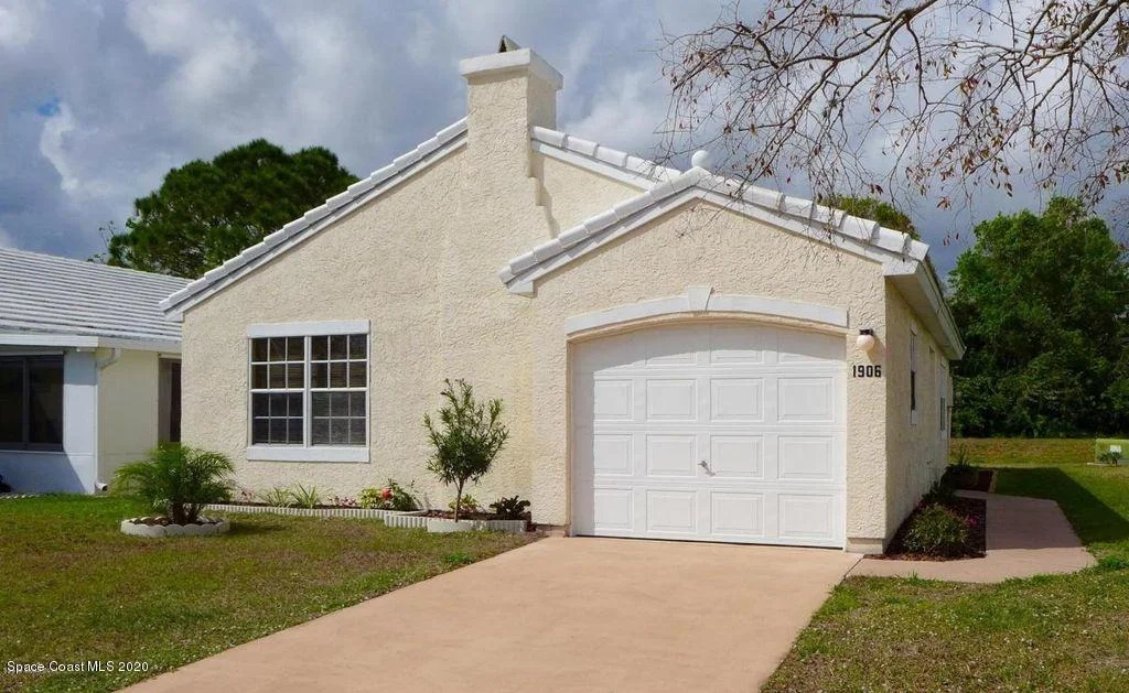 Photo of 1906 Elderberry Court NE