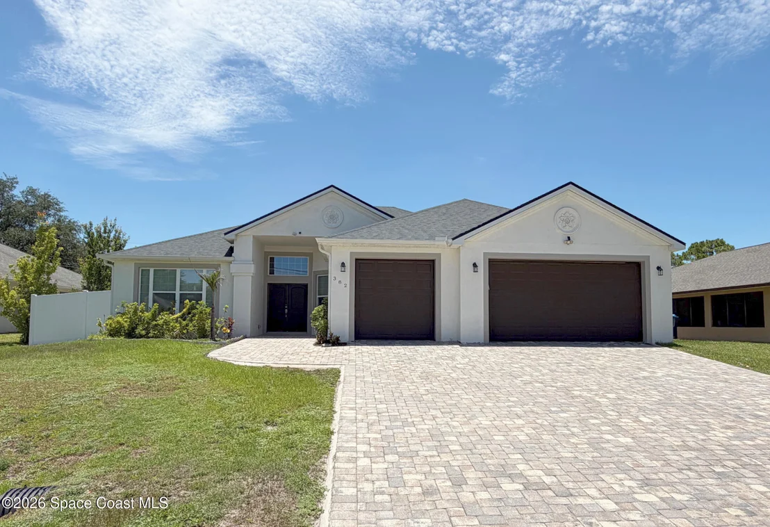 Photo of 382 Eldron Boulevard NE