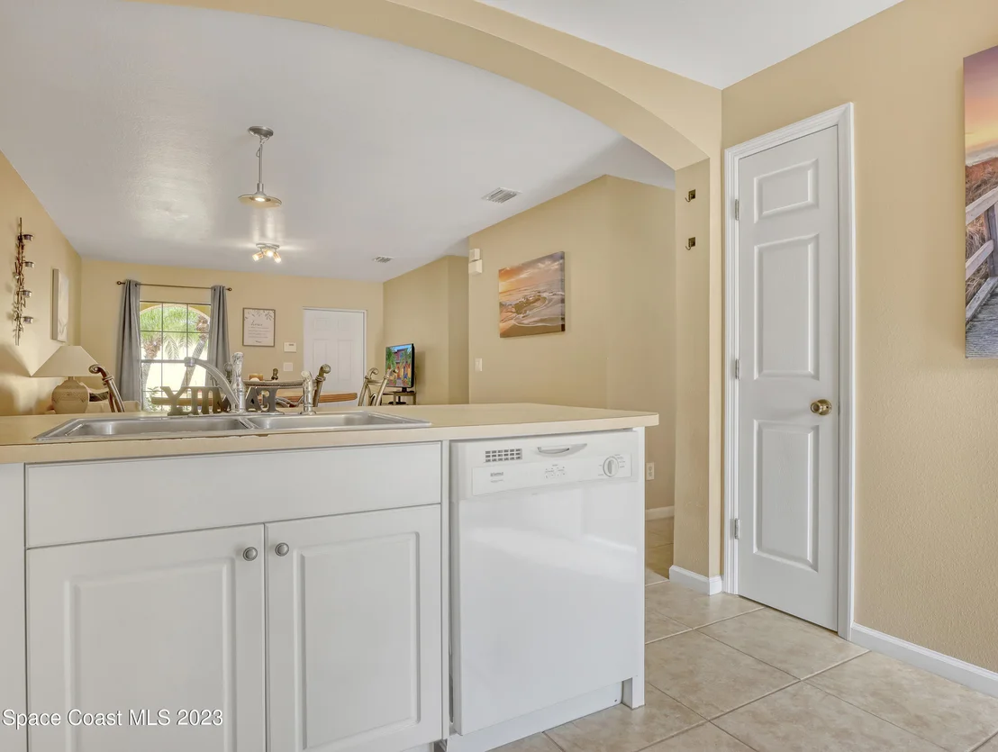 Photo of Unit 103 at 990 Luminary Circle