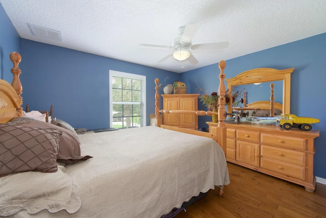 Photo of 4955 Evinrude Road