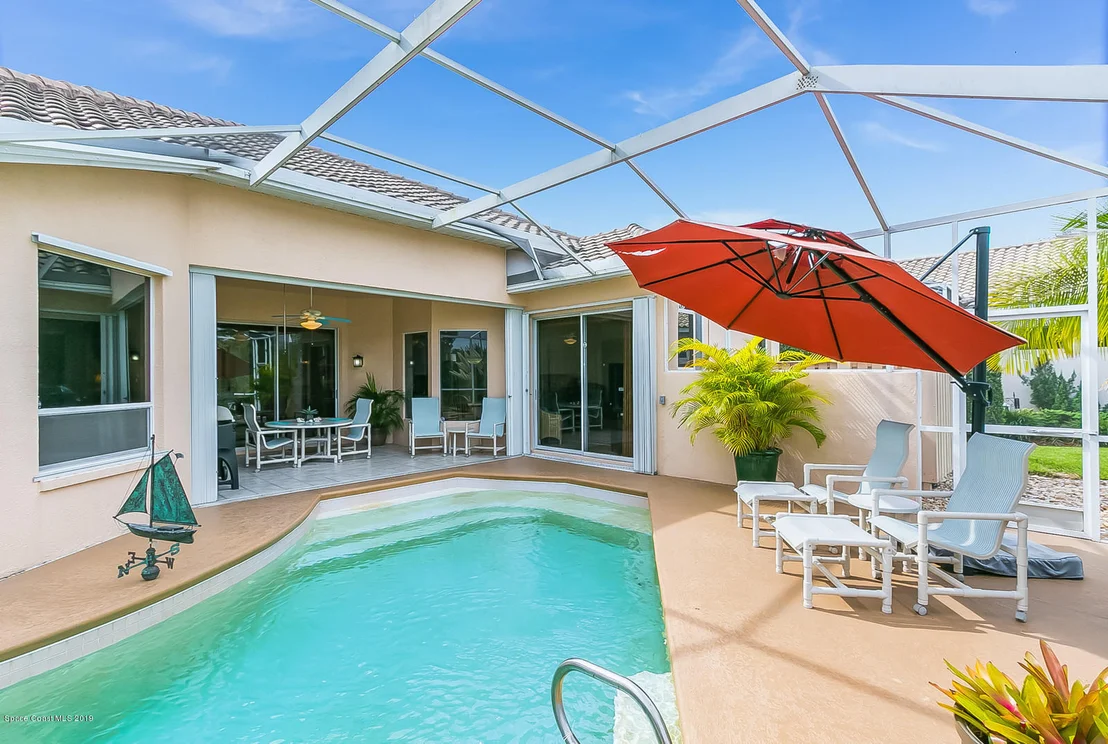 Photo of 925 Palm Brook Drive
