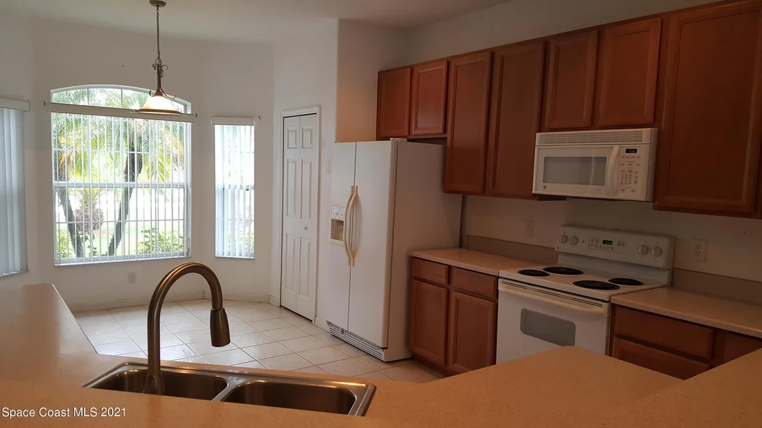 Photo of 4730 Portage Trail
