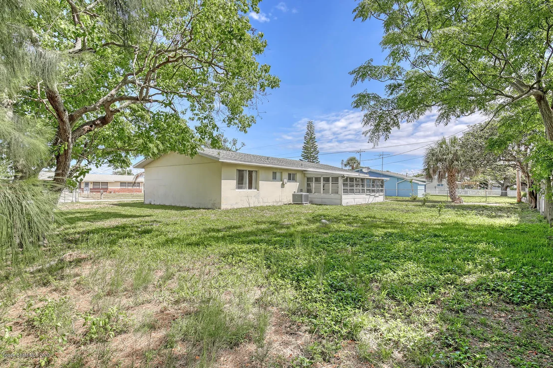 Photo of 930 Bacon Circle NE