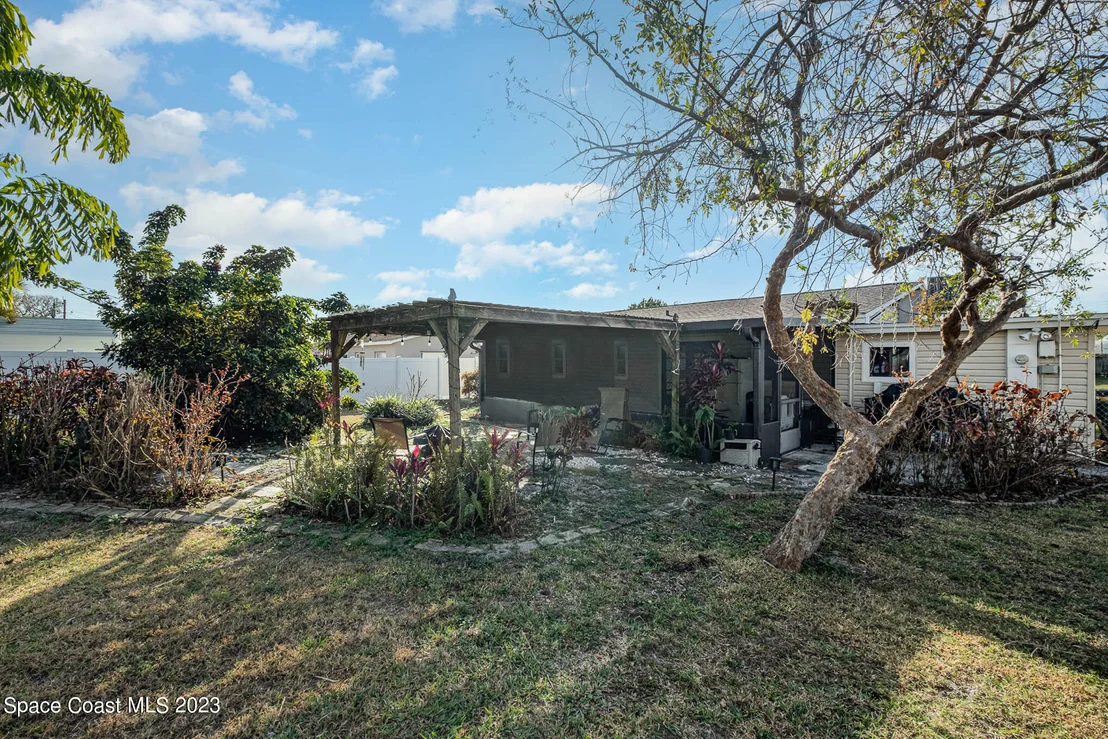 Photo of 2710 Locksley Road