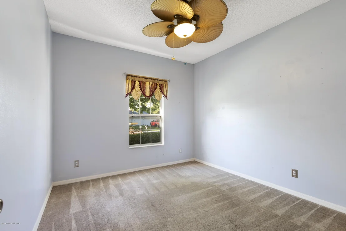 Photo of 5585 Graham Street