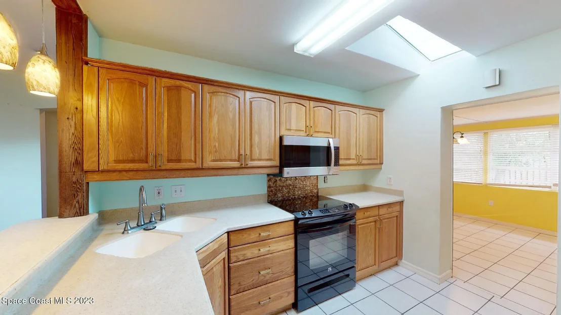 Photo of 325 Cinnamon Drive