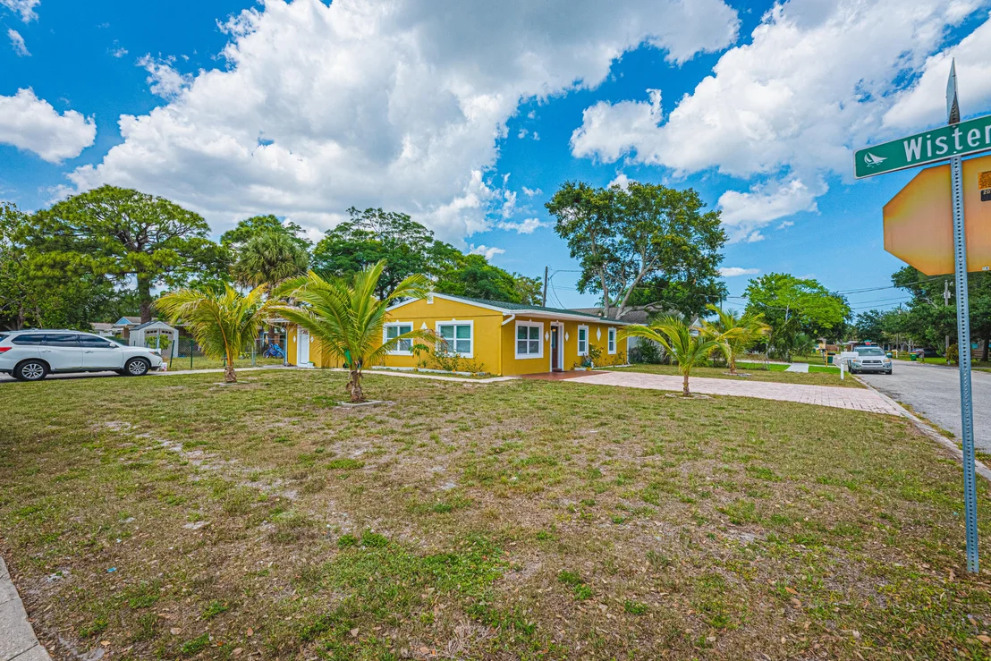 Photo of 200 Lantana Lane