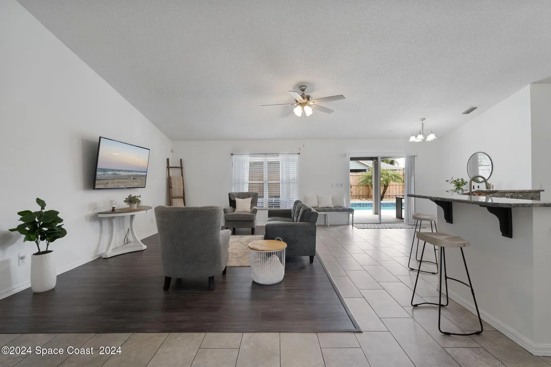 Photo of 1049 Jacaranda Circle