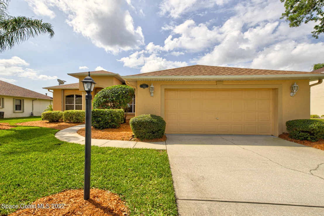 Photo of 5948 Newbury Circle