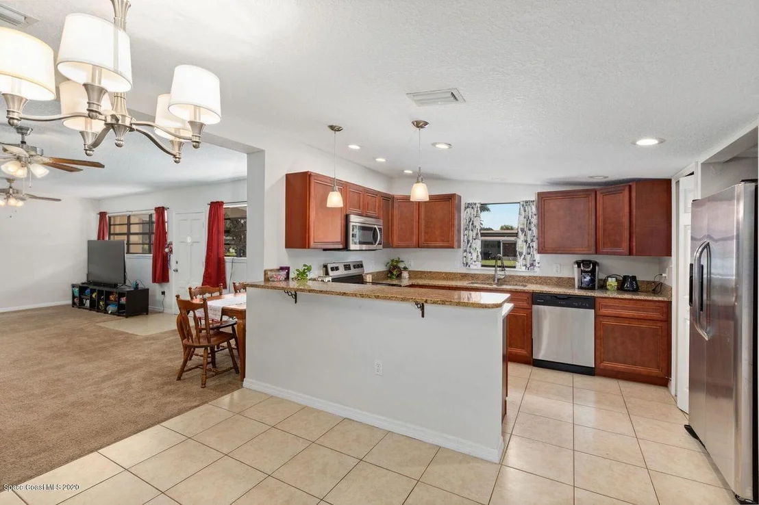 Photo of 817 Glenmore Circle