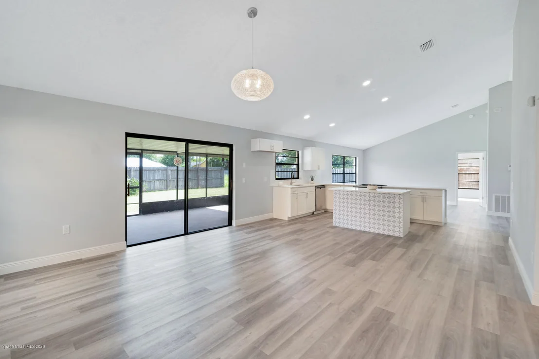 Photo of 908 Jamestown Drive