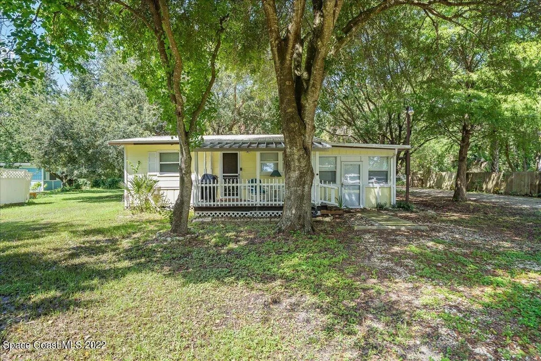 Photo of 283 N Burnett Road