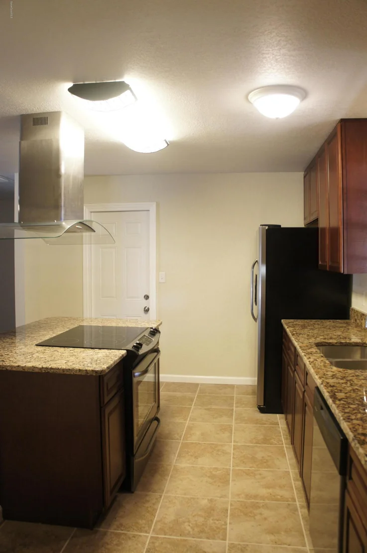 Photo of 1833 Oakwood