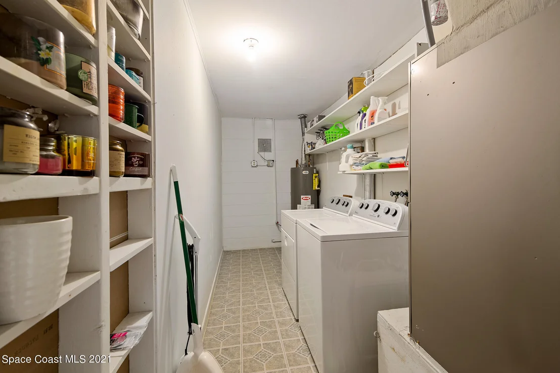 Photo of 934 Kings Post Road