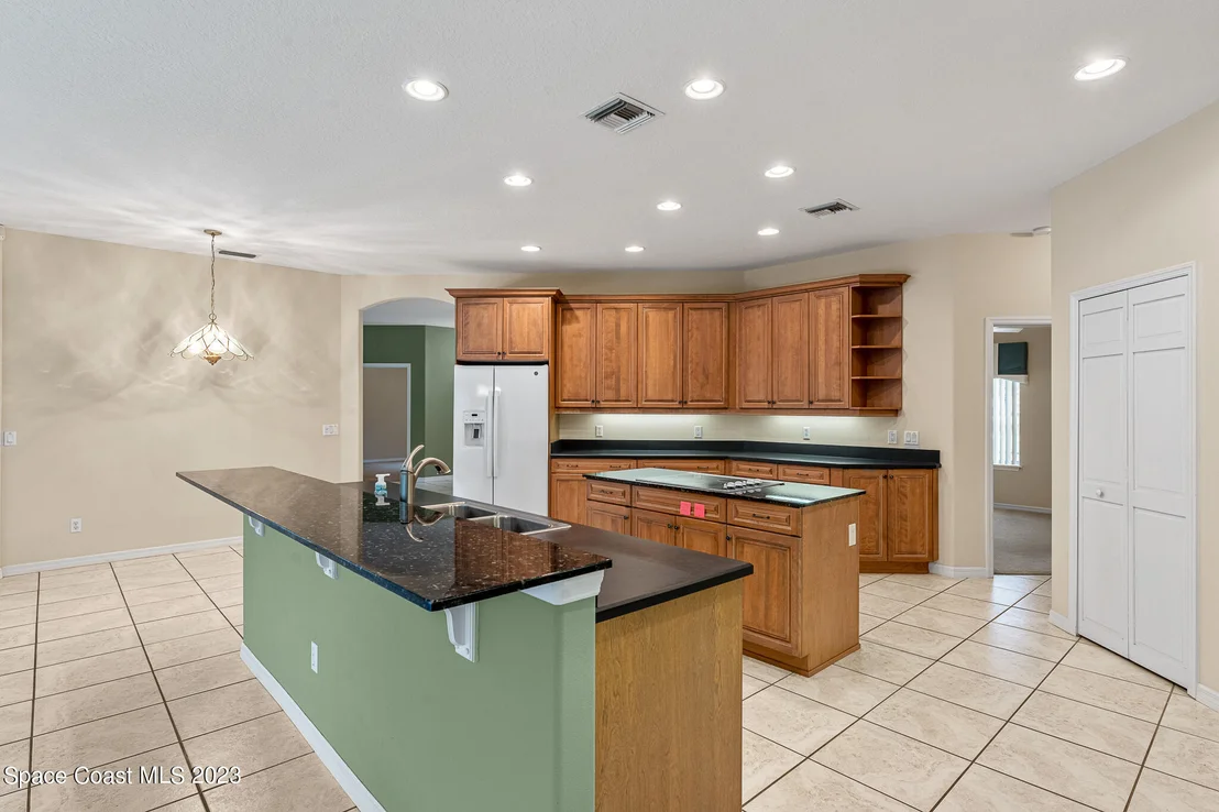 Photo of 927 Iron Bend Trail