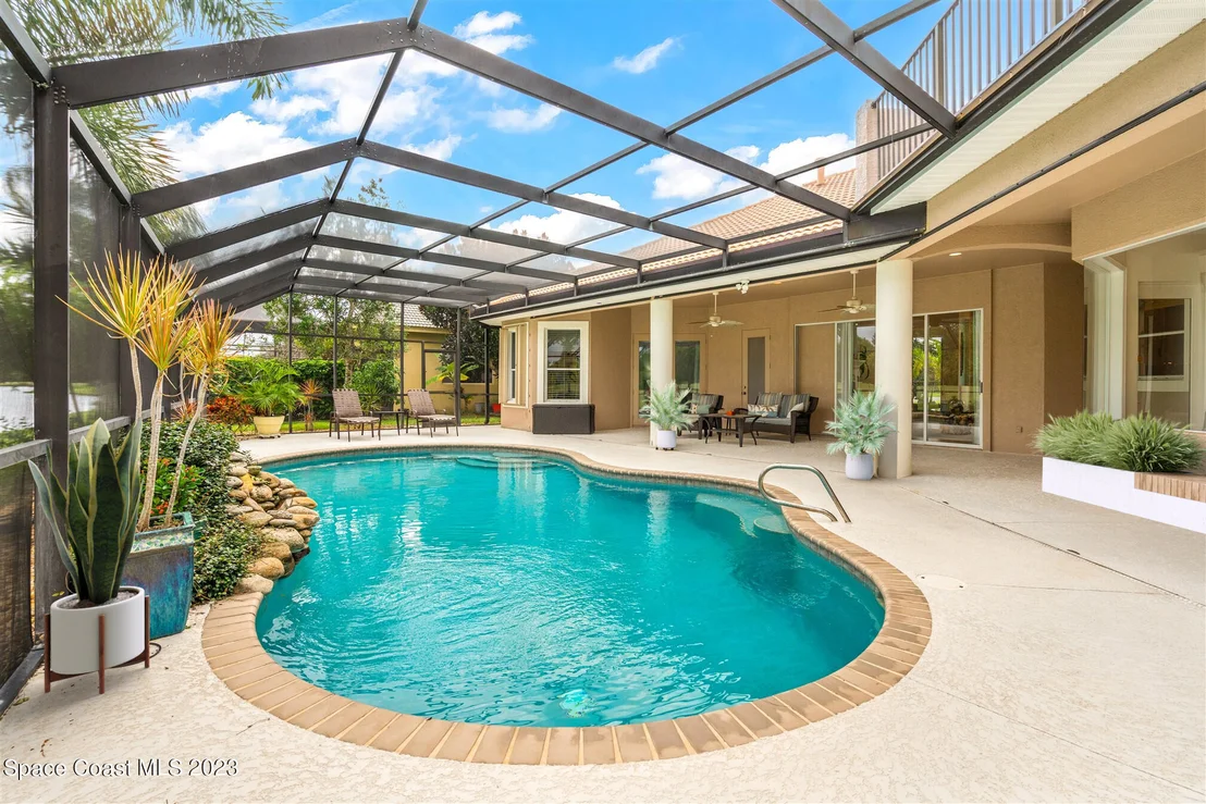 Photo of 915 Chatsworth Drive