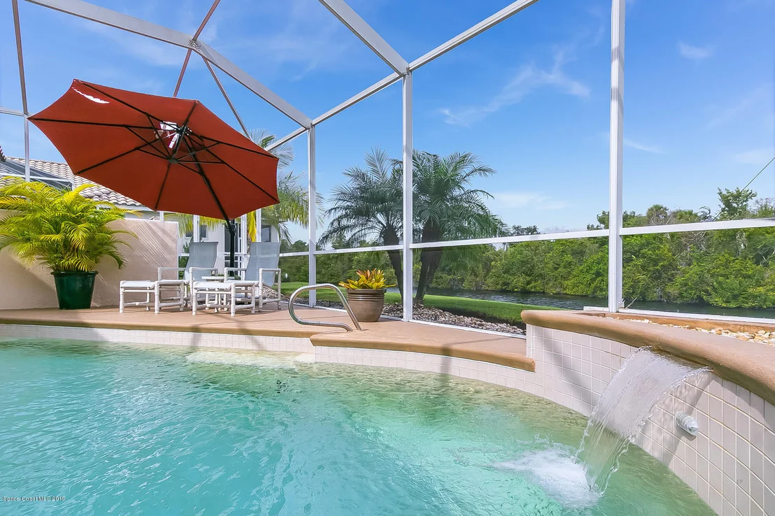 Photo of 925 Palm Brook Drive