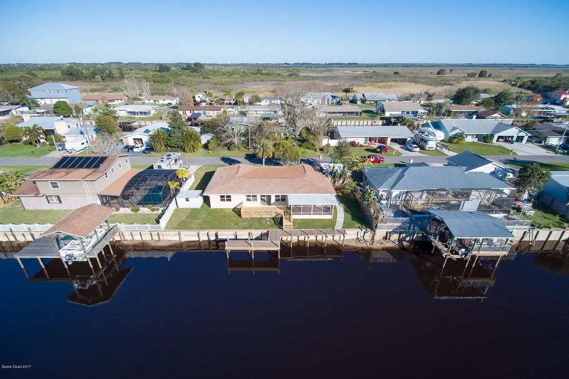 Photo of 830 Heron Road