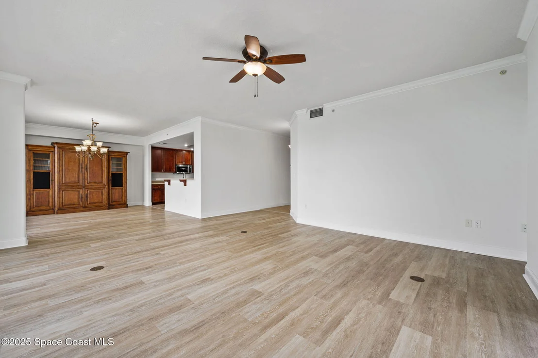 Photo of Unit 201 at 4975 Dixie Hwy NE