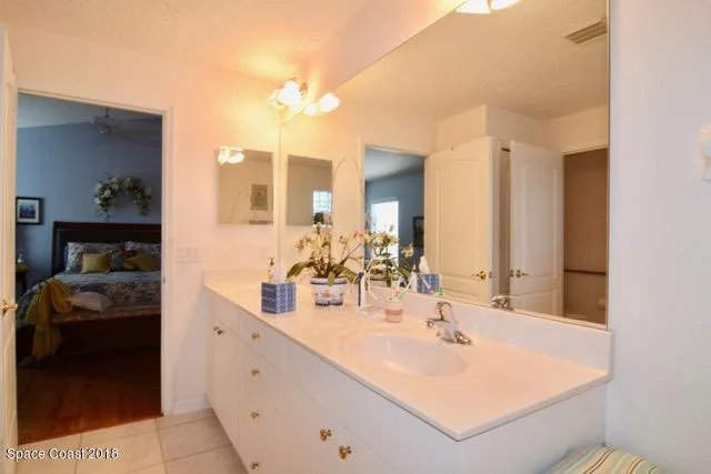 Photo of 1011 Indian Oaks Drive
