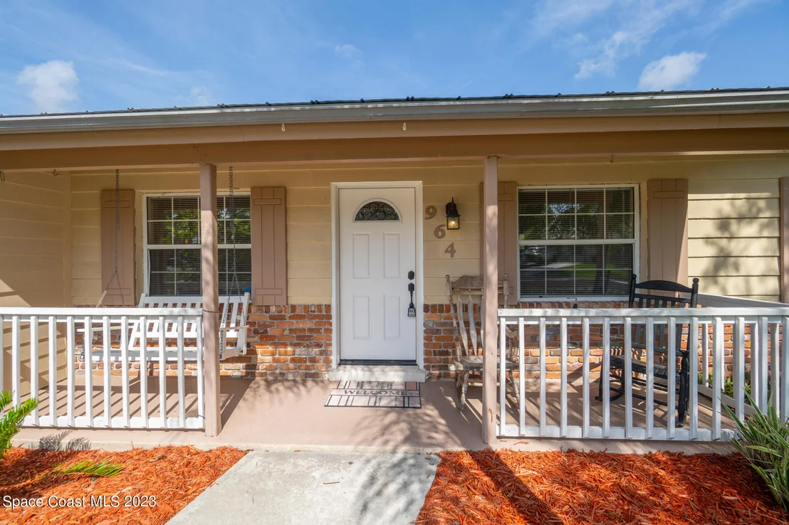 Photo of 964 Kings Post Road