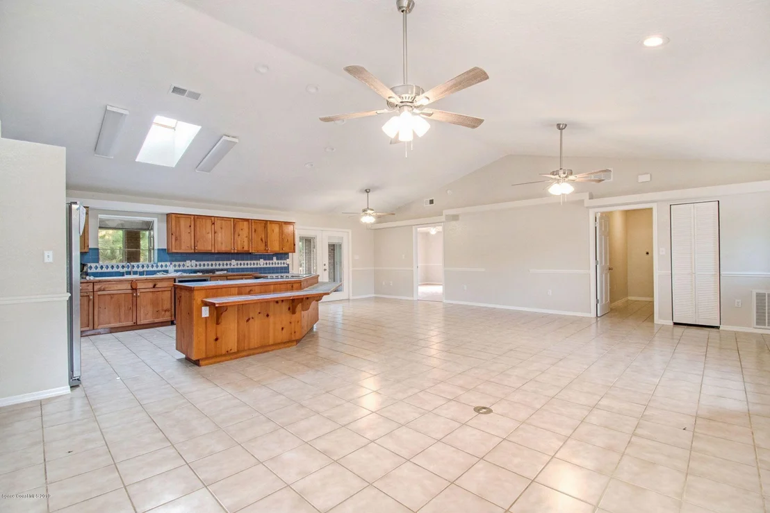 Photo of 5130 Evinrude Road