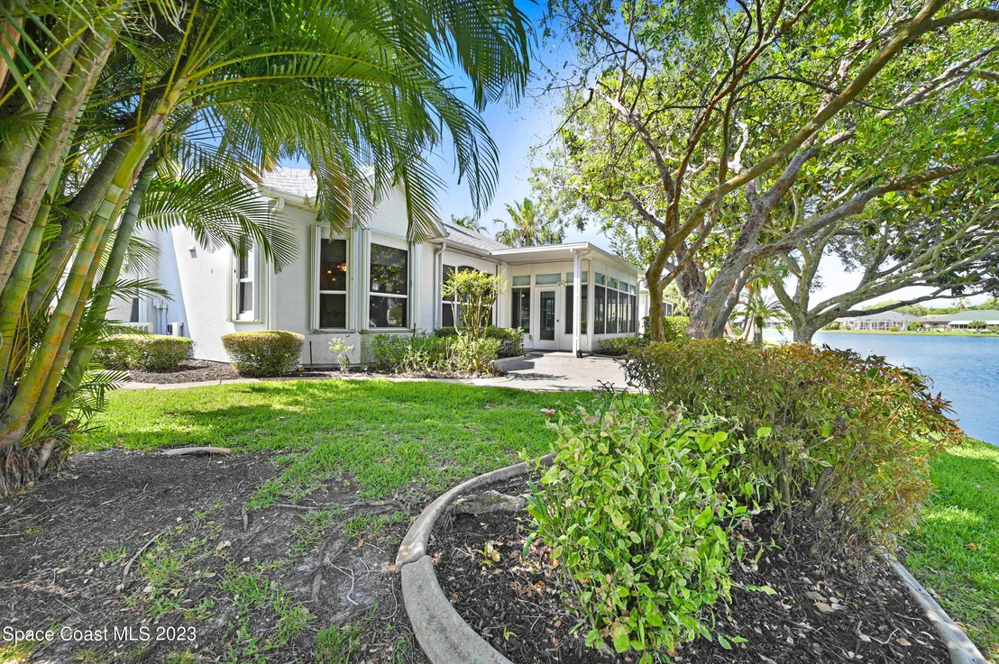 Photo of 954 Somerset Lane