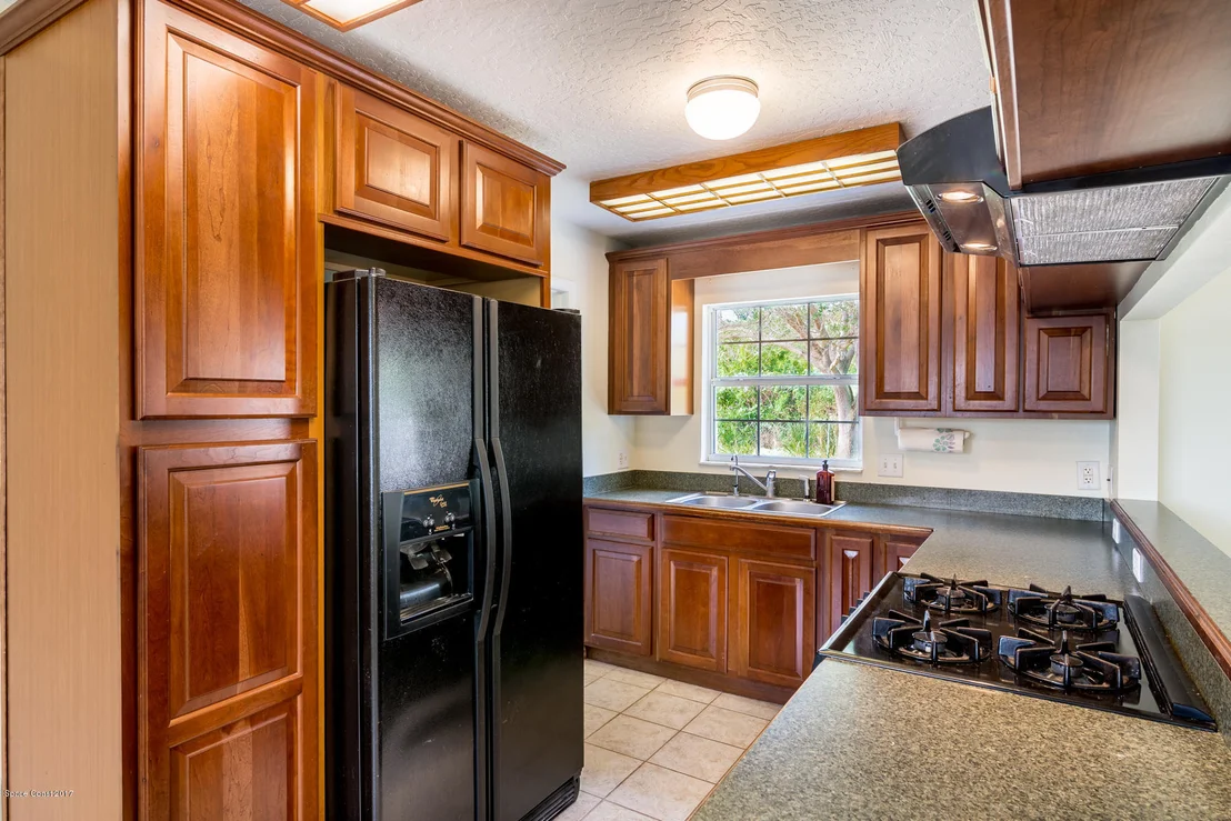 Photo of 1114 Basalona Drive