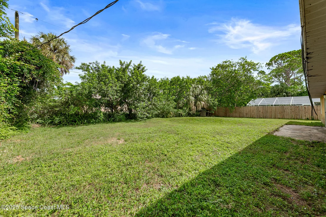 Photo of 1099 Pace Drive NW