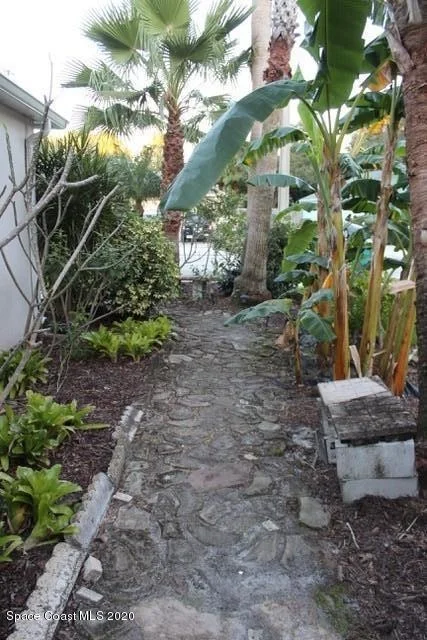 Photo of 2084 Lansing Street