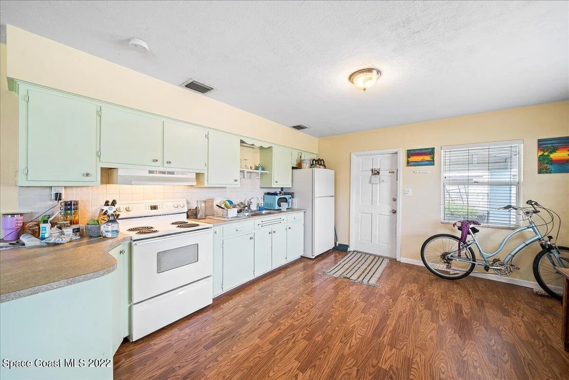 Photo of 1057 Riverdale Drive