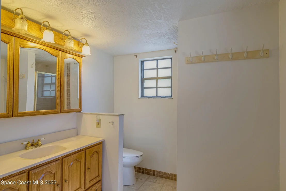 Photo of 847 Clarke Avenue