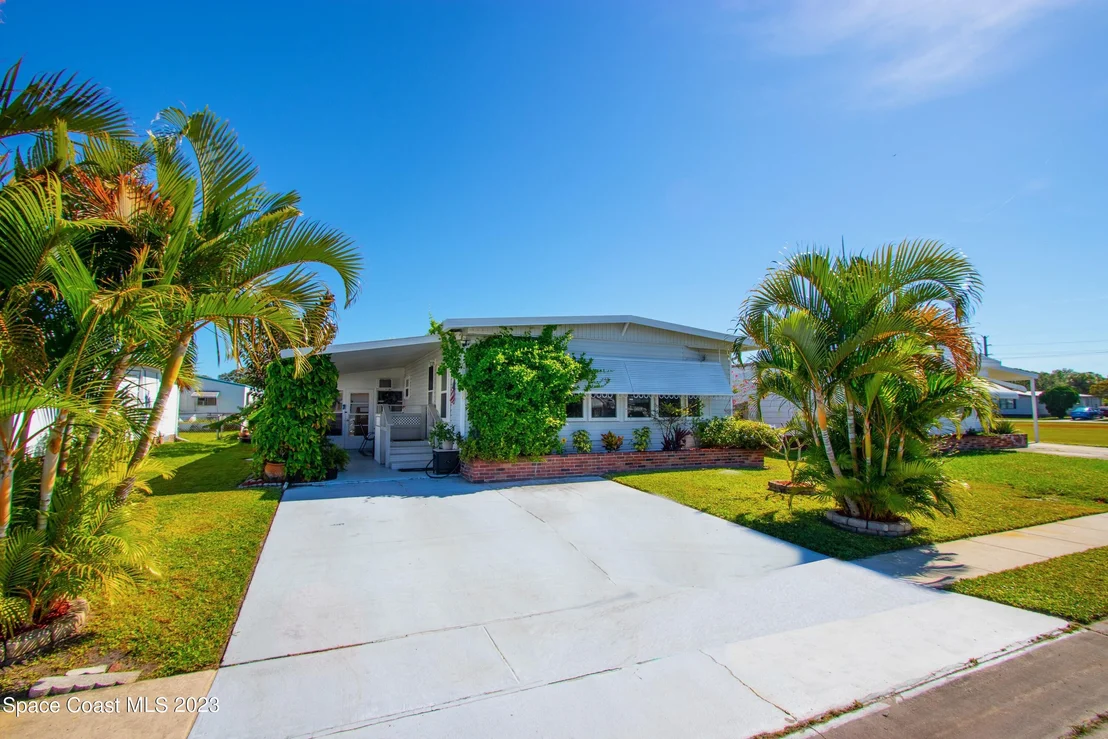 Photo of 1749 Coco Plum Street NE