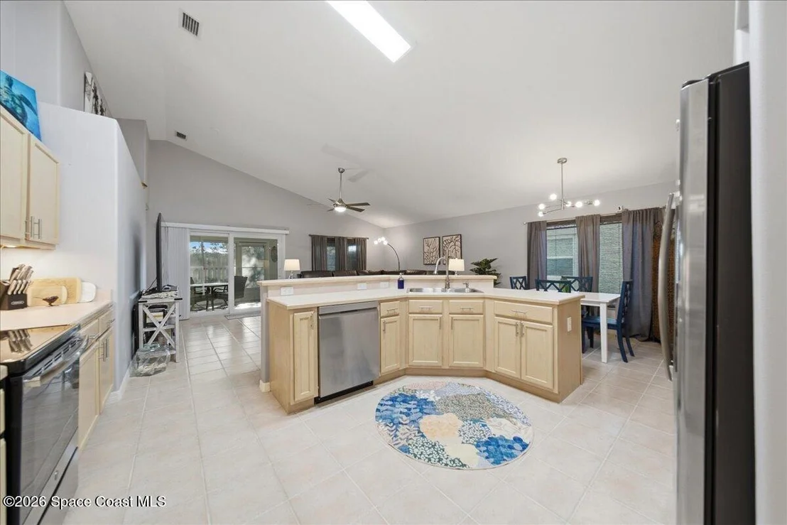 Photo of 688 Brockton Way