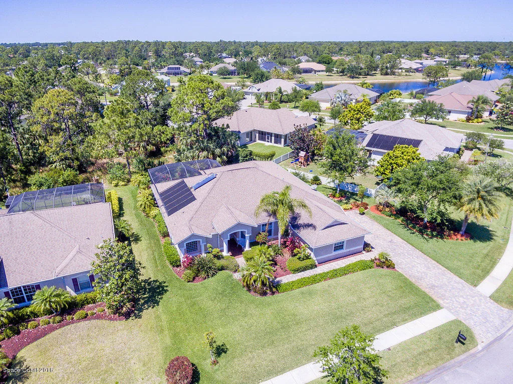 Photo of 106 SE Ridgemont Circle SE