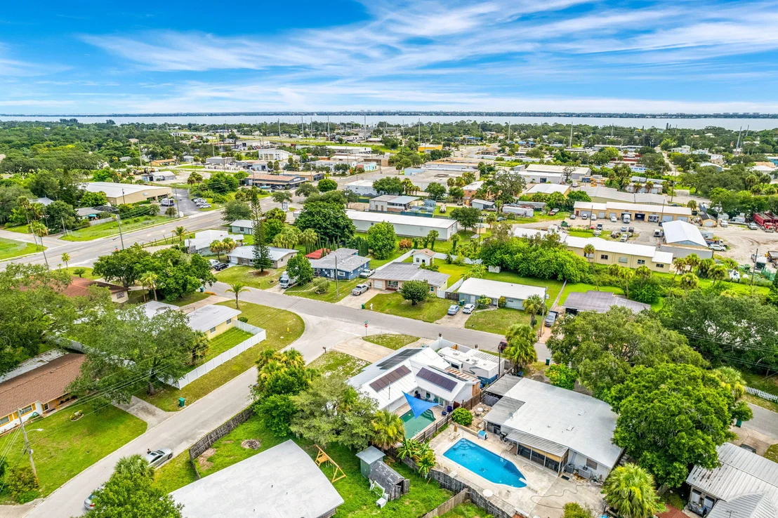 Photo of 1557 Hillcrest Drive