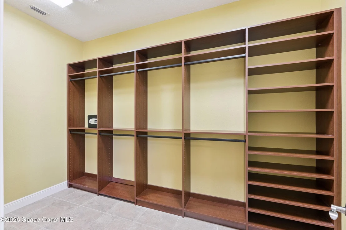 Photo of 5043 Vantage Court