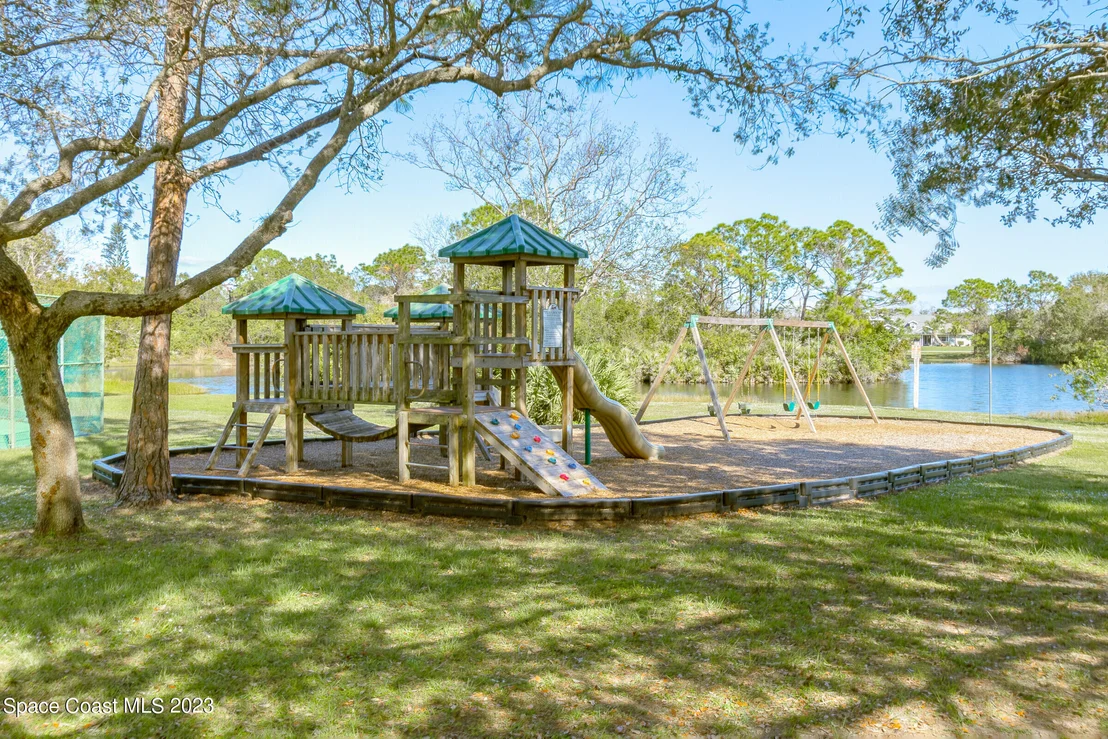 Photo of 4363 Long Lake Road