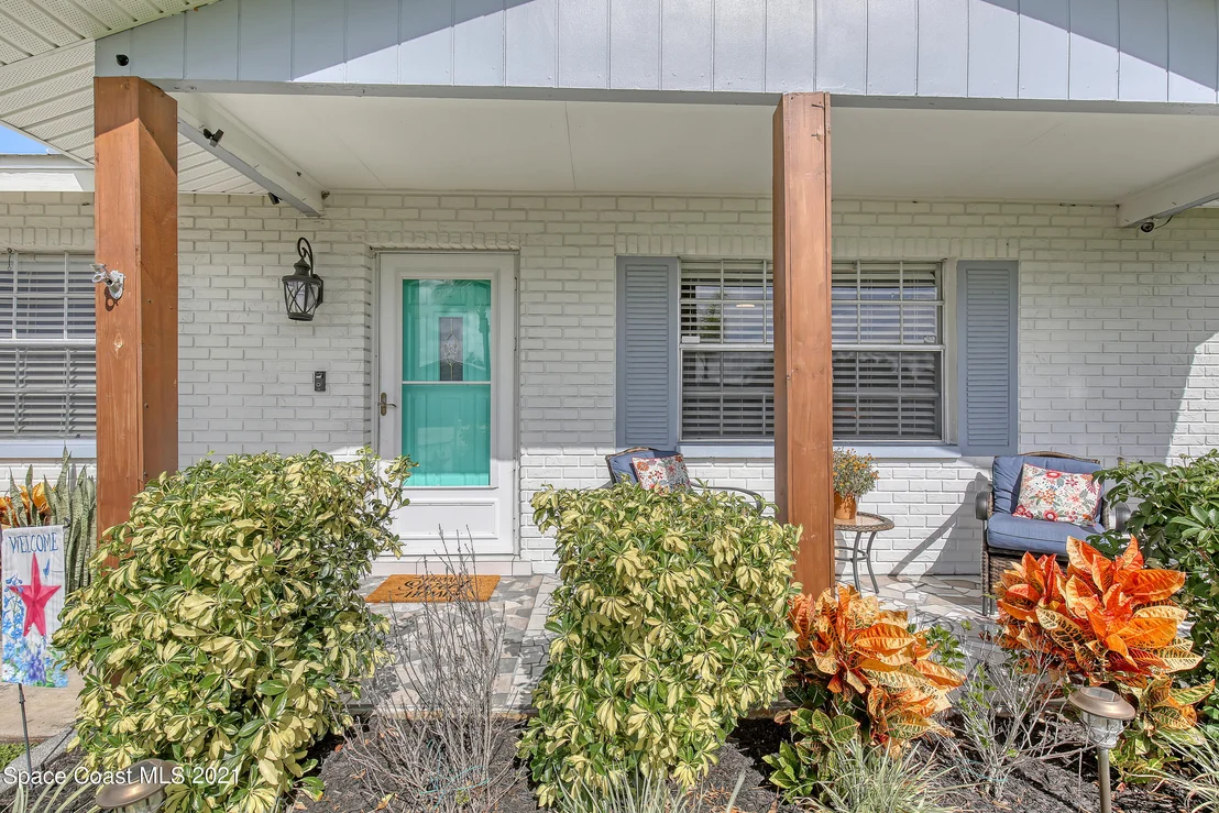 Photo of 2560 Corbusier Drive