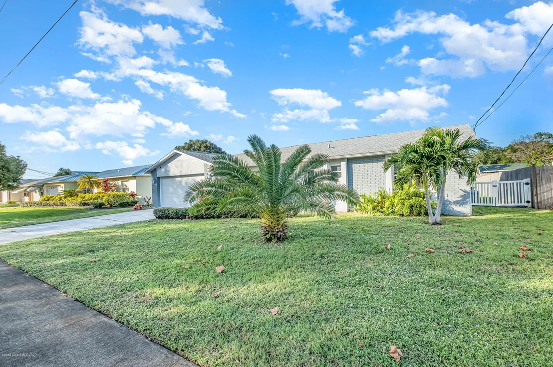 Photo of 990 Sycamore Drive