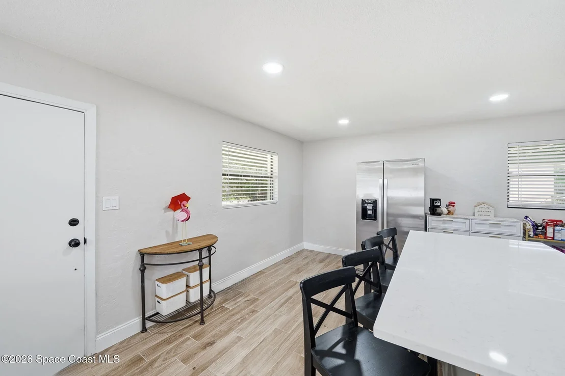 Photo of 2440 Warwick Road