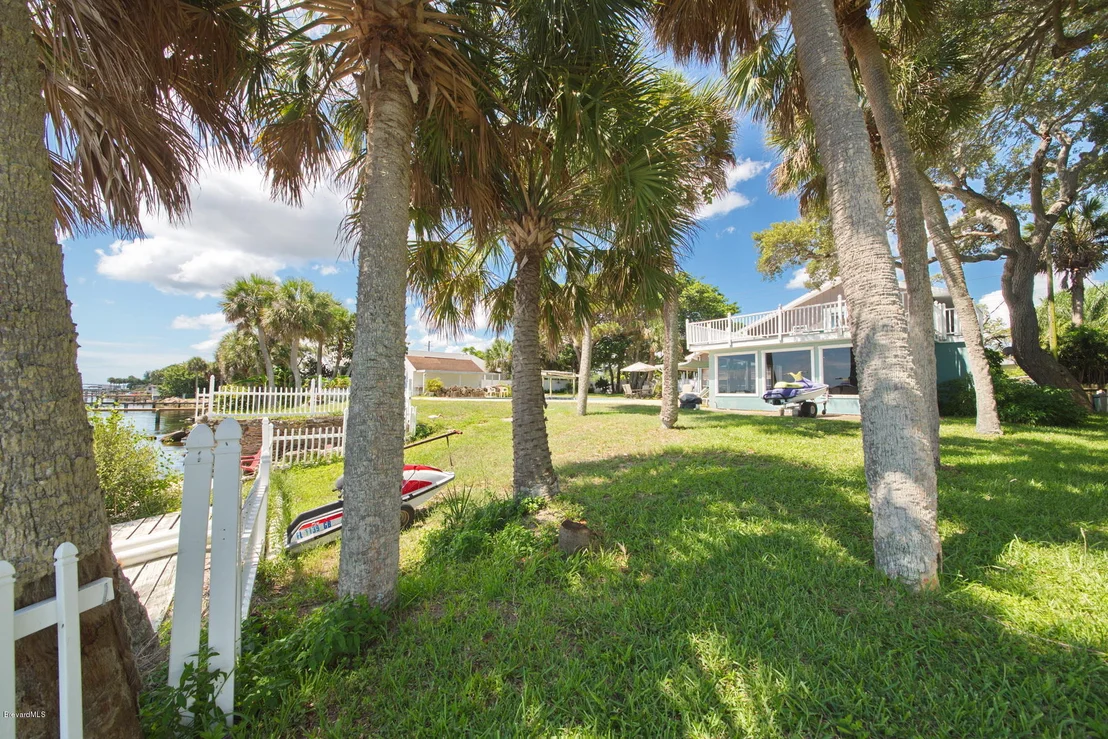 Photo of 2317 Pineapple Avenue