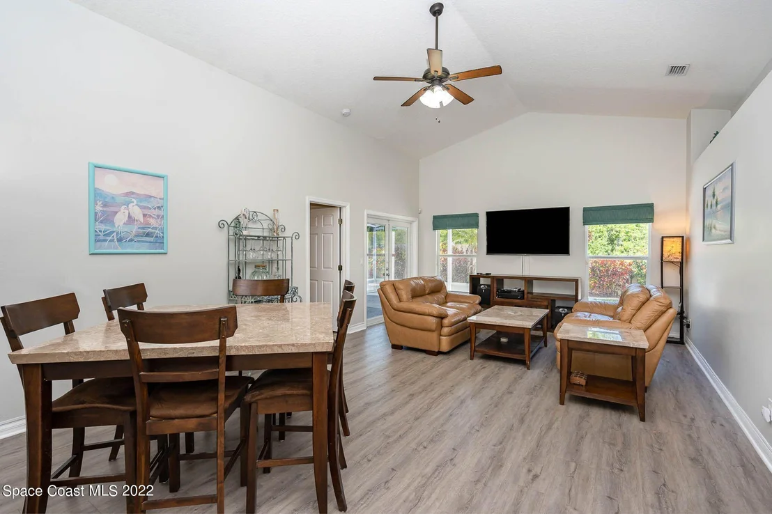 Photo of 2465 Hidden Pine Lane NE