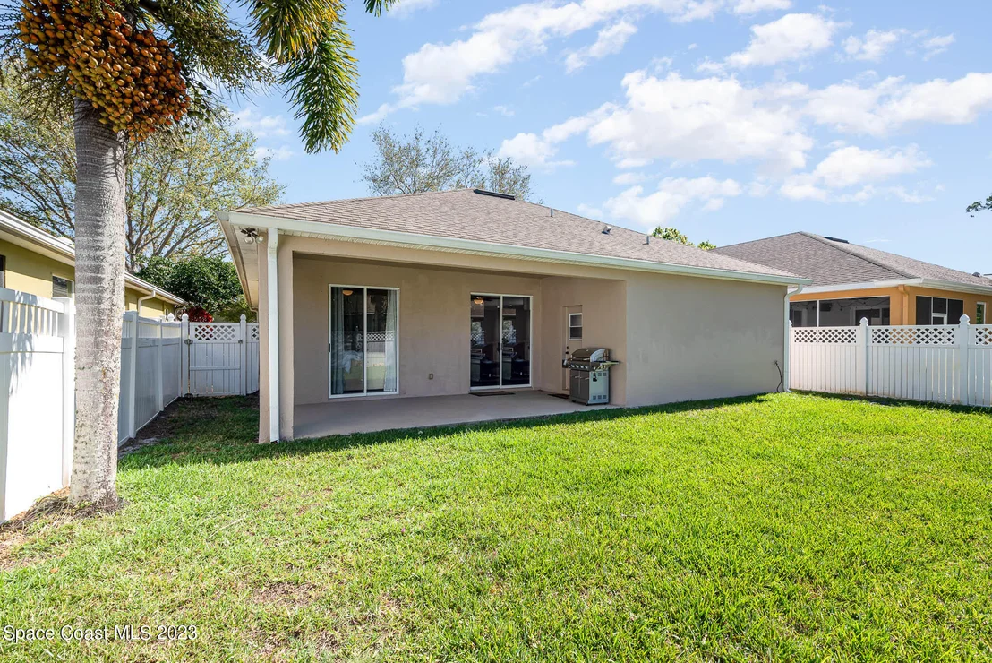 Photo of 402 Waterside Circle