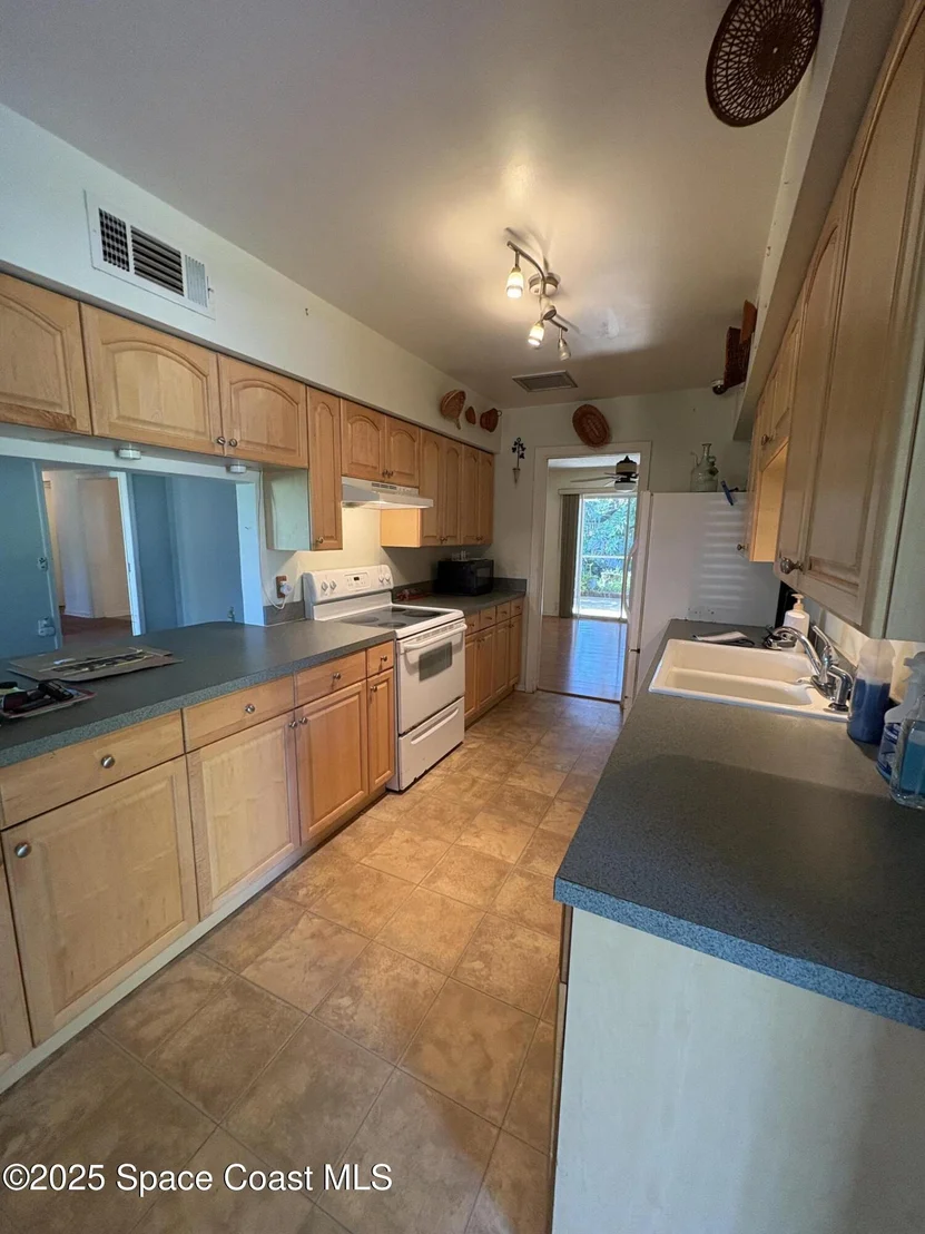 Photo of 998 Trinidad Road