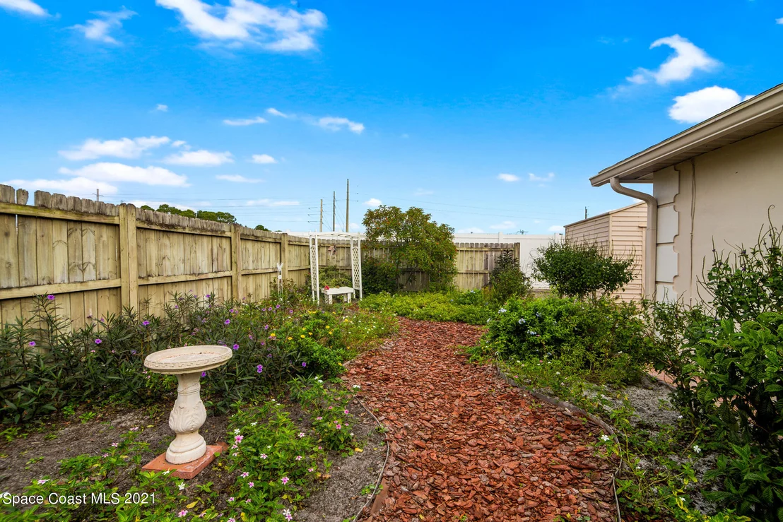 Photo of 942 Pineland Drive