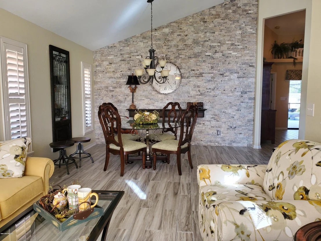 Photo of 1660 James Circle