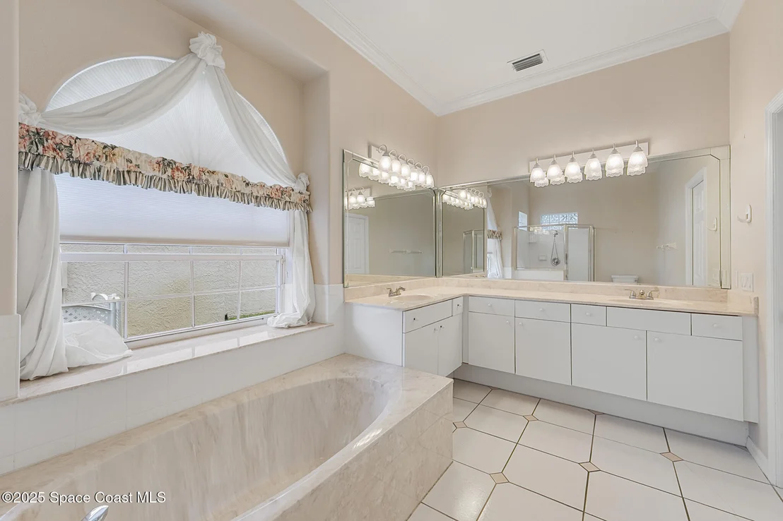 Photo of 853 Suntree Woods Drive