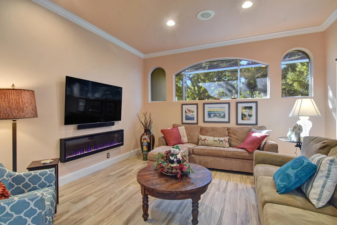 Photo of 979 Palm Brook Drive